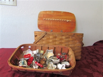 VINTAGE WOVEN PICNIC BASKET WITH NICE TRAY & LOADS OF NEAT VINTAGE COOKIE CUTTERS