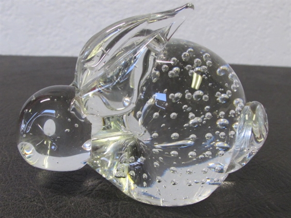 VINTAGE BLOWN GLASS RABBIT PAPERWEIGHT WITH CONCENTRIC BUBBLES