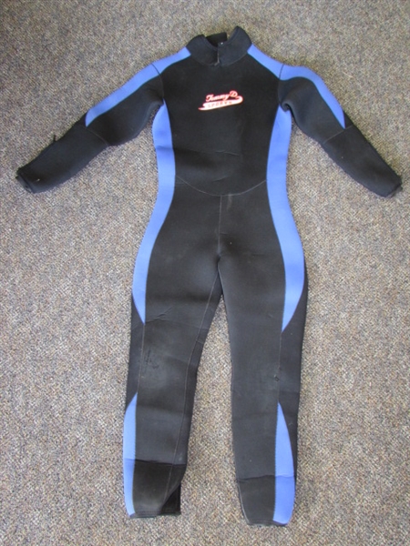 GO DIVING IN THIS TOMMY D SPORTS WETSUIT & SCUBA GEAR