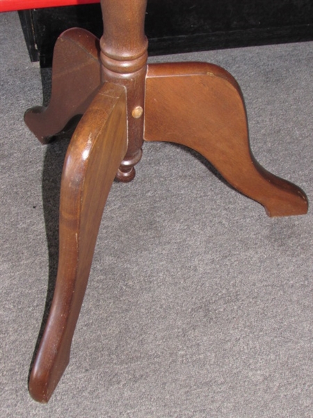 BEAUTIFUL ANTIQUE SOLID WOOD MUSIC STAND