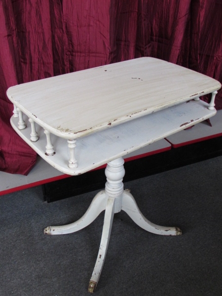 SHABBY CHIC & SO UNIQUE SMALL TABLE WITH PEDESTAL BASE & METAL CAPPED CLAW FEET
