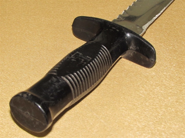 VINTAGE FIXED BLADE DIVING KNIFE- GREAT FOR ABALONE DIVING