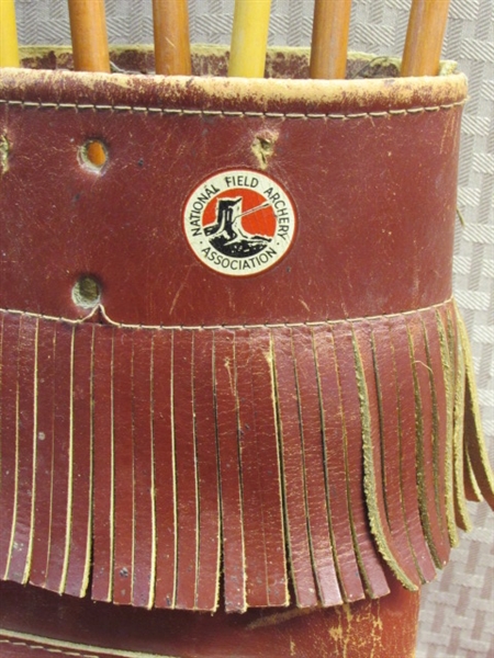 COOL VINTAGE LEATHER QUIVER WITH ARROWS
