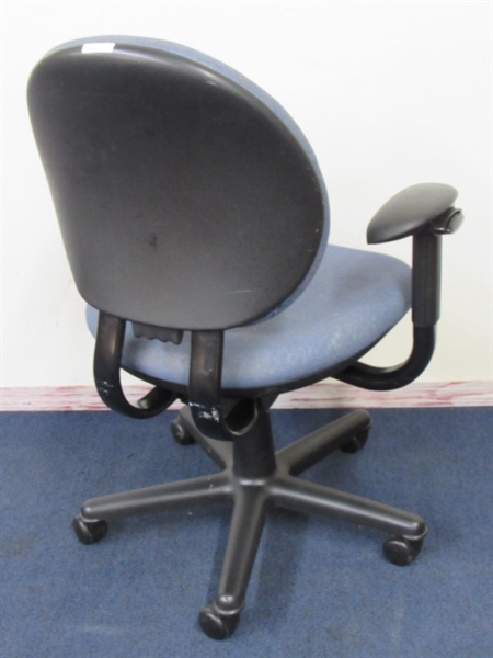 STURDY & COMFORTABLE BLUE OFFICE CHAIR