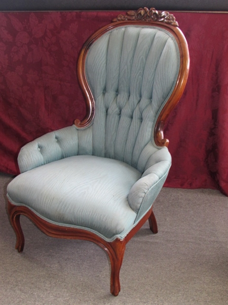 VICTORIAN ANTIQUE CARVED MAHOGANY UPHOLSTERED CHAIR