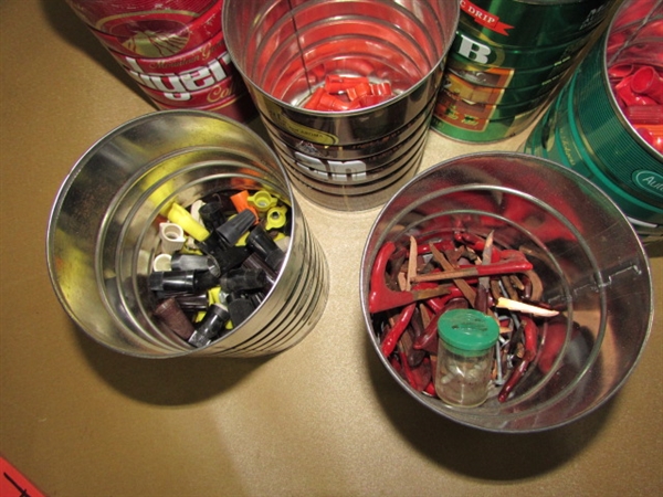 LARGE ASSORTMENT OF MOSTLY TWIST ON ELECTRICAL CAPS & COPPER HOOKS