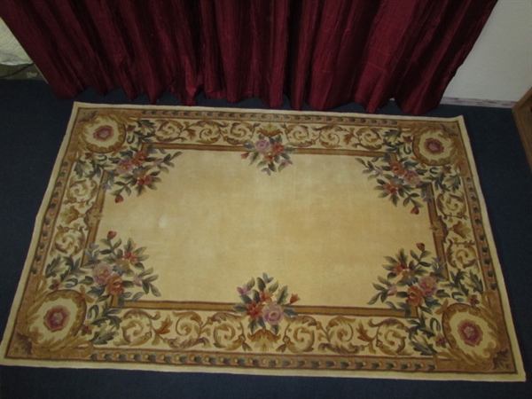 STUNNING 100% WOOL HAND TUFTED MOMENI AREA RUG IN VERY GOOD CONDITION