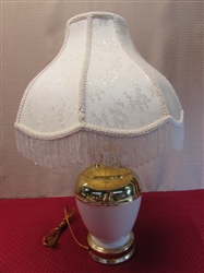 ATTRACTIVE CERAMIC & POLISHED BRASS TABLE LAMP WITH SATIN JACQUARD & FRINGED SHADE
