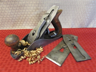 OLD VINTAGE DUNLAP 9" BENCH PLANE WITH EXTRA KNIVES & CHIPBREAKERS
