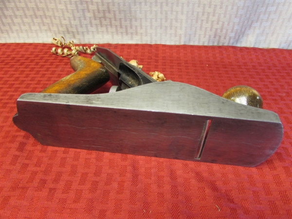 OLD VINTAGE DUNLAP 9 BENCH PLANE WITH EXTRA KNIVES & CHIPBREAKERS