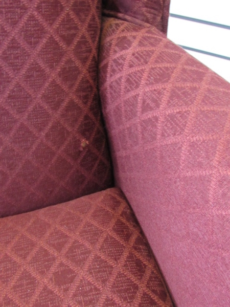 ELEGANT ARM CHAIR IN VERY GOOD CONDITION - LOOKS GREAT WITH LOVE SEAT IN LOT #2