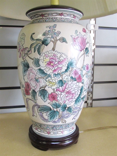 BEAUTIFUL ORIENTAL VASE STYLE ACCENT LAMP, BRUSH PAINTING KIT, TINY TEA POTS & CUPS & MORE