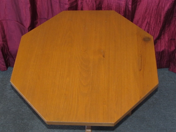 CUTE OCTAGON SIDE TABLE WITH PEDESTAL BASE