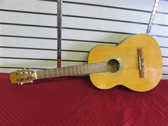 LEARN TO PLAY THE GUITAR! VINTAGE 6-STRING ACOUSTIC GUITAR