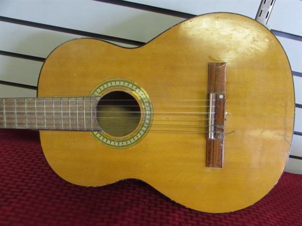 LEARN TO PLAY THE GUITAR! VINTAGE 6-STRING ACOUSTIC GUITAR
