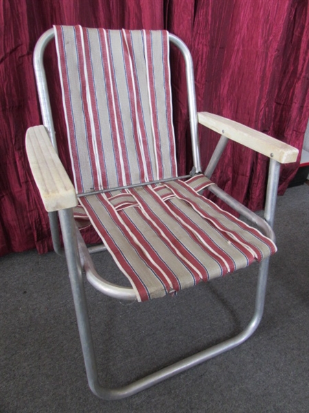 Lot Detail - VINTAGE ALUMINUM FOLDING LAWN CHAIR & ROCKING CHAIRS WITH