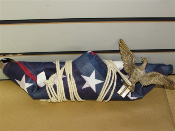 FLY HIGH WITH THIS AMERICAN FLAG KIT COMPLETE WITH POLE & EAGLE FINIAL GARDEN FLAG & STEALTH BOMBER KITE