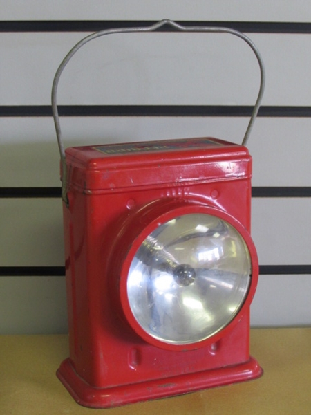 COLLECTIBLE DELTA RED BIRD ELECTRIC LANTERN FROM THE 1930'S & VINTAGE ECONOMY ELECTRIC LANTERN