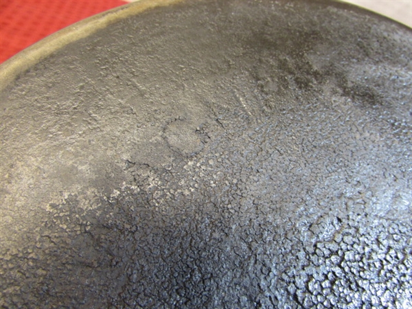 HOW ABOUT SOME BEANS & SKILLET BREAD? CAST IRON DUTCH OVEN & WAGNER NO 8 SKILLET