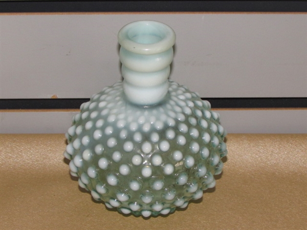 GORGEOUS HAND BLOWN RUFFLE GLASS & GREEN HOBNAIL VASES, COLONIAL HOMESTEAD TRANSFERWARE & MORE