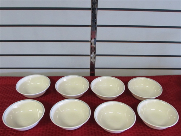 AN ASSORTMENT OF COLLECTIBLE CORNING & CORELLE-MUGS, SAUCERS, BOWLS & MORE