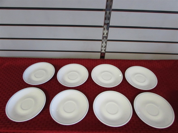 AN ASSORTMENT OF COLLECTIBLE CORNING & CORELLE-MUGS, SAUCERS, BOWLS & MORE