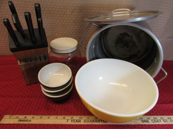 COMMERCIAL 12 QT. POT, FAVORITE 4 QT. YELLOW PYREX MIXING BOWL, KITCHEN CUTLERY WITH STORAGE BLOCK & MORE