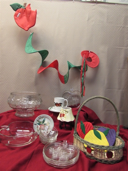 APPLES BIG, APPLES SMALL, GUESS WHAT? WE LOVE THEM ALL! BOWLS, BASKET, PLATES, POTHOLDERS & MORE