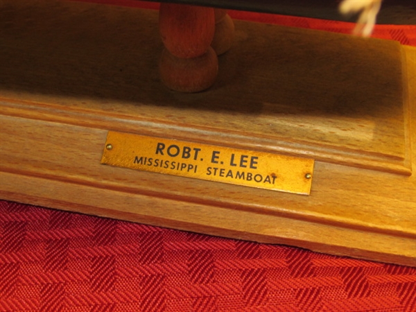 THE ROBERT E. LEE MISSISSIPPI STEAM BOAT MODEL MADE IN SPAIN