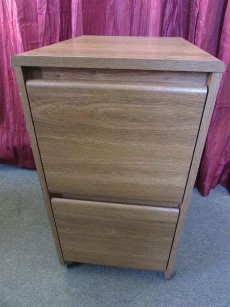 NICE 2-DRAWER LETTER-SIZED FILE CABINET ON WHEELS