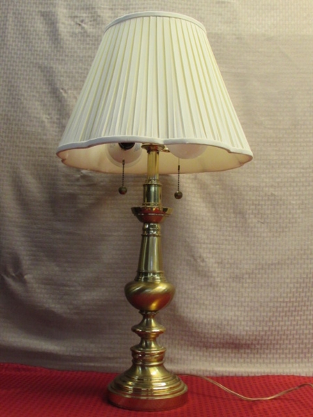 ATTRACTIVE BRASS ACCENT LAMP WITH PRETTY SHADE