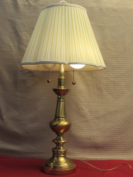 ATTRACTIVE BRASS ACCENT LAMP WITH PRETTY SHADE
