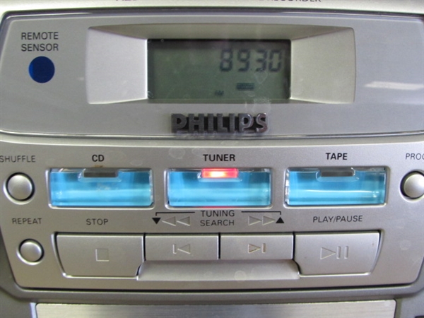 ROCK ON WITH THIS NICE PHILIPS PORTABLE CD/STEREO/CASSETTE RECORDER WITH REMOTE