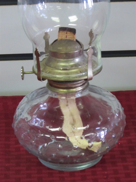 LOVELY VINTAGE HOBNAIL GLASS HURRICANE LAMP