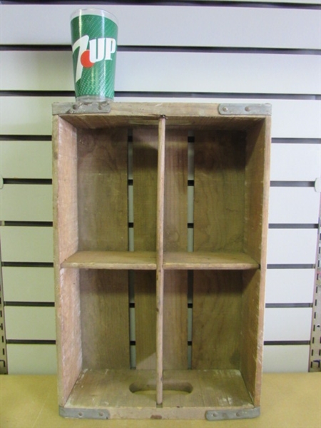 FRESH UP WITH 7-UP! VINTAGE YREKA WOODEN 7-UP BOTTLE CARRIER & PROMOTIONAL 7-UP GLASS