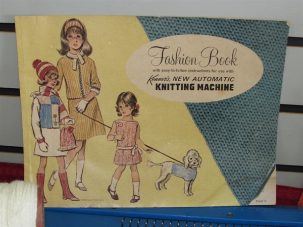 VINTAGE KENNER'S NEW AUTOMATIC KNITTING MACHINE