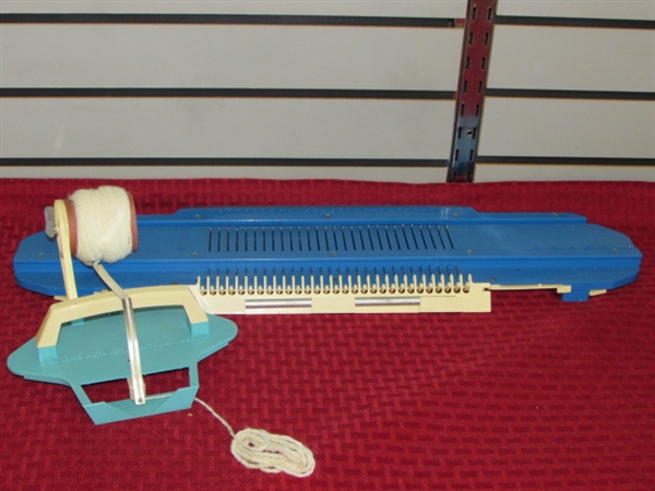 VINTAGE KENNER'S NEW AUTOMATIC KNITTING MACHINE