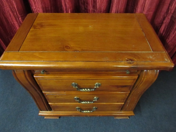 LOVELY NIGHT STAND-IT MATCHES DRESSER IN PREVIOUS LOT!