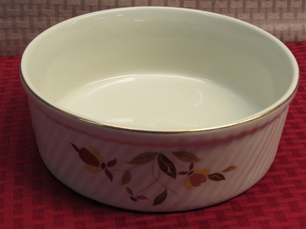 HIGHLY COLLECTIBLE HALL'S SUPERIOR RIBBED AUTUMN LEAF BAKING DISH & USA POTTERY