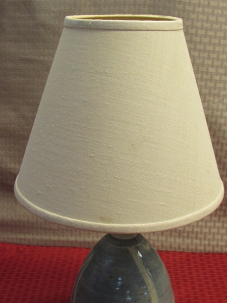 VERY PRETTY HAND MADE THROWN CLAY POTTERY ACCENT LAMP