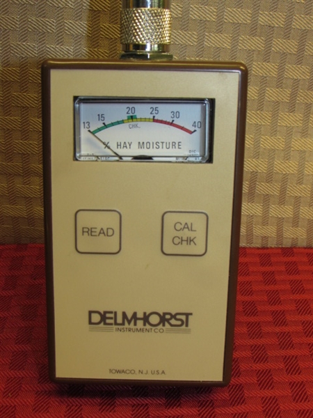 DELMHORST HAY MOISTURE TESTER IN ORIGINAL CASE WITH OWNERS MANUAL