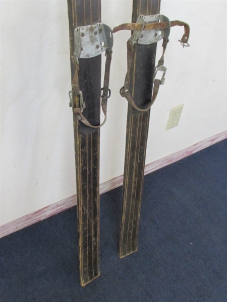 COZY CABIN DECOR-VINTAGE WOODEN SNOW SKIS WITH METAL & LEATHER BINDINGS