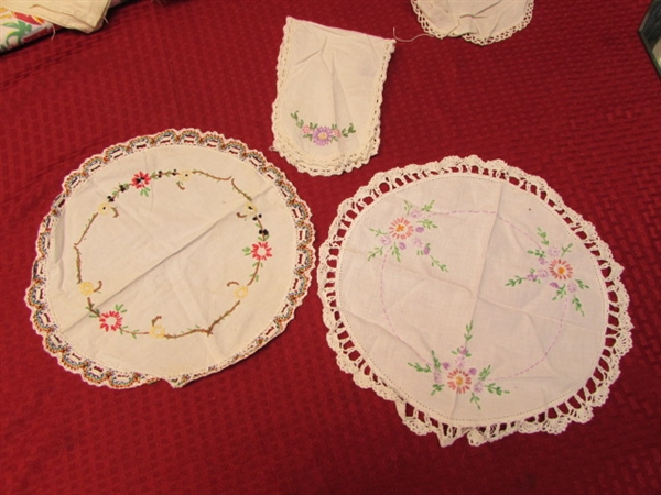 OODLES OF VINTAGE TABLE LINENS, HAND EMBROIDERED & CROSS STITCHED, ANTIQUE LACE, HAND CROCHET DOILIES & MORE