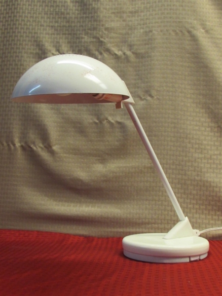 GREAT LITTLE RADIANCE LAMP FOR STUDENTS, CRAFTERS, FLY TIERS . . .