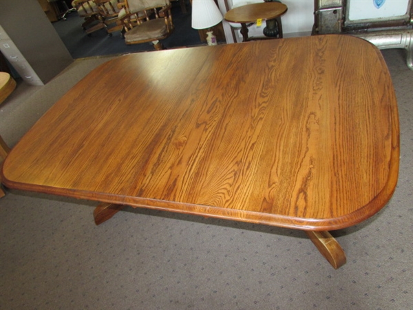STUNNING DOUBLE PEDESTAL TABLE WITH LEAF GOES FROM 6' TO OVER 9' IN A SNAP!