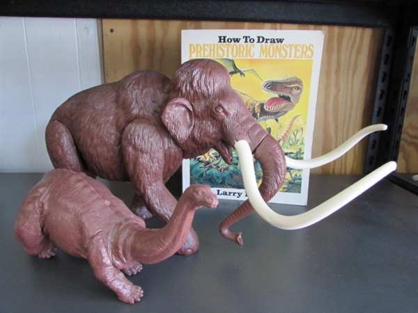 THE LAND BEFORE TIME-WOOLY MAMMOTH & APATOSAURUS MODELS & PREHISTORIC MONSTERS BOOK