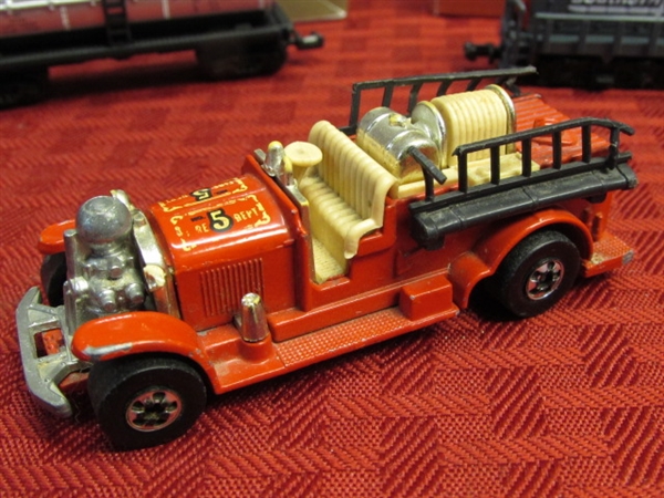 COLLECTIBLE HOT WHEELS OLD NUMBER 5 FIRE ENGINE & 2 NIB TRAIN CARS