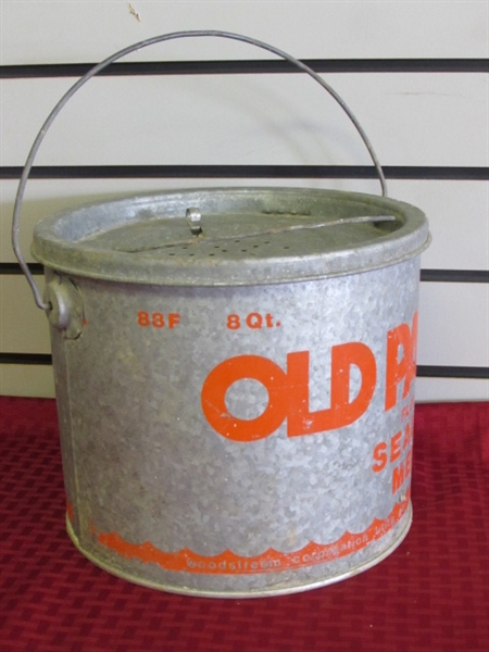AWESOME OLD PAL GALVANIZED FLOATING MINNOW BUCKET IN VERY GOOD CONDITION!
