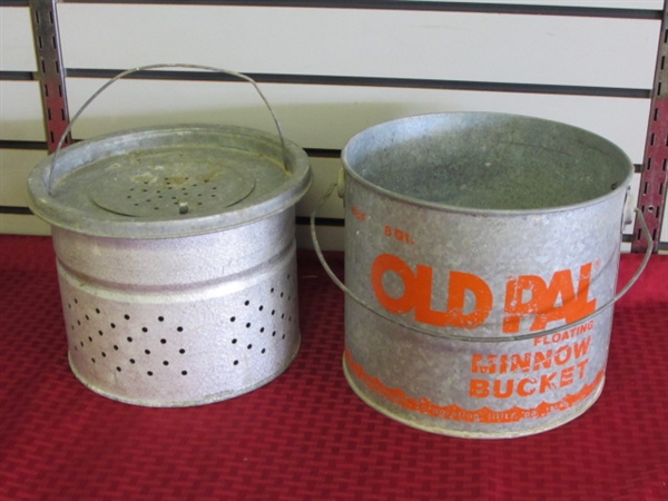 AWESOME OLD PAL GALVANIZED FLOATING MINNOW BUCKET IN VERY GOOD CONDITION!