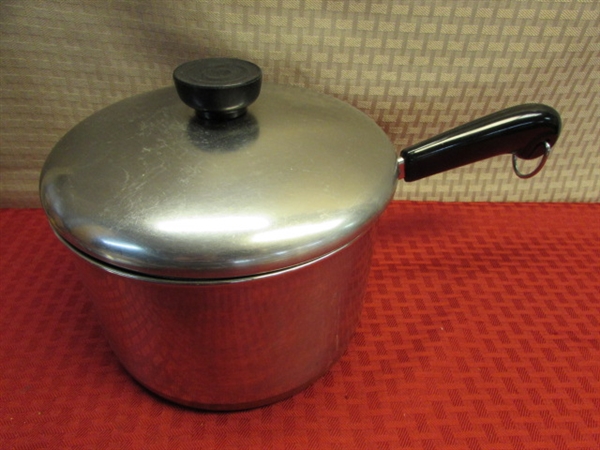 STOVETOP OR MICROWAVE!  REVERE WARE COPPER BOTTOM POTS & PAN PLUS BACON RACK